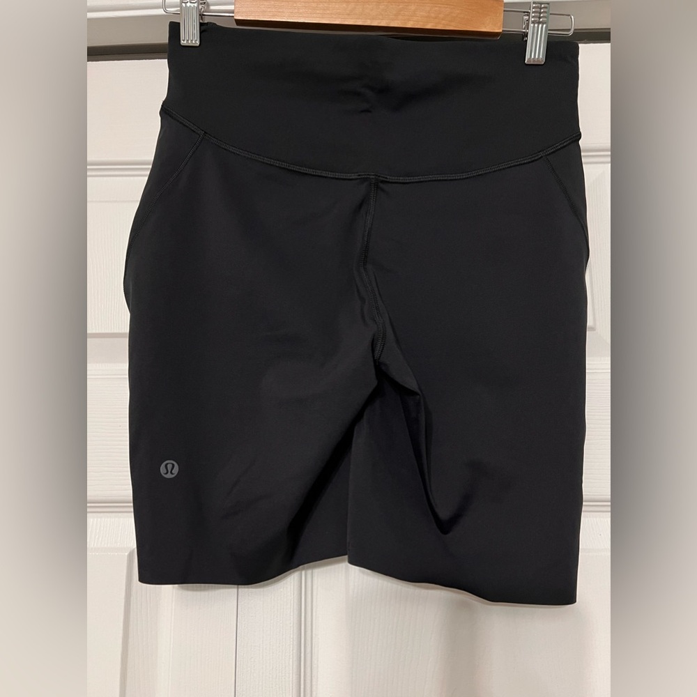NWOT Lululemon 8” Cycling Shorts - Size 10